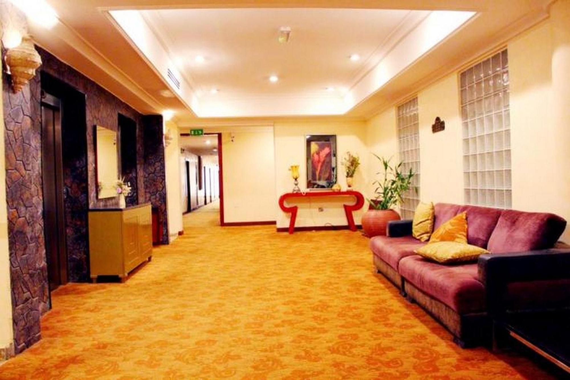 Room In Lodge - The Chelsea Hotel 阿布贾 外观 照片